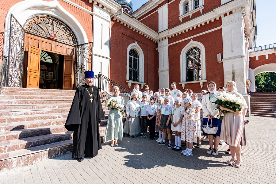 Божественная литургия во Всехсвятском храме города Серпухова